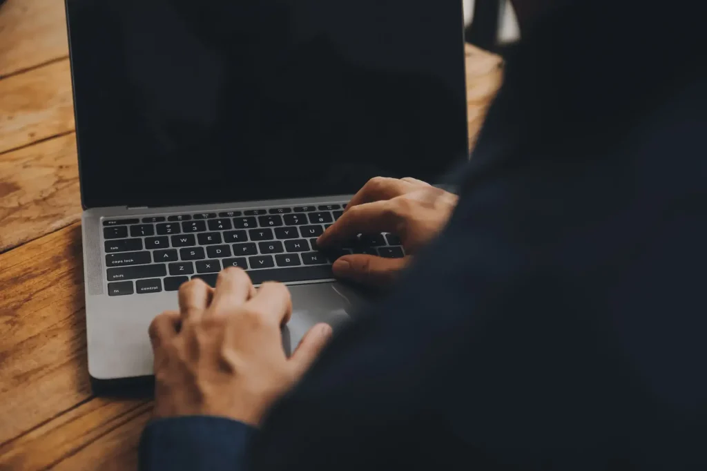 woman applying for management liability insurance online